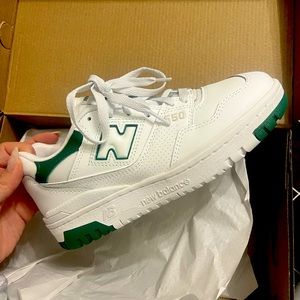 New Balance 550 white/collegiate green, 7.5 women’s/6 men’s/ unisex, BNWT